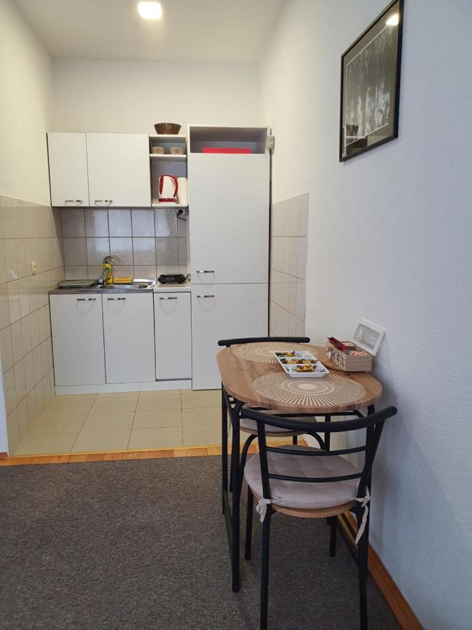 Studio Apartman 11 บีฮัช ภายนอก รูปภาพ